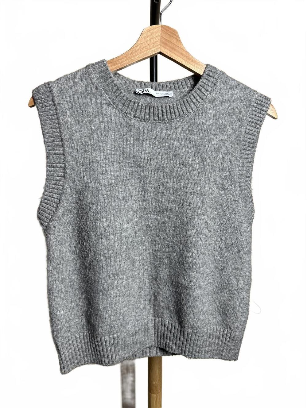 Zara Grey Knit Sleeveless Sweater Vest